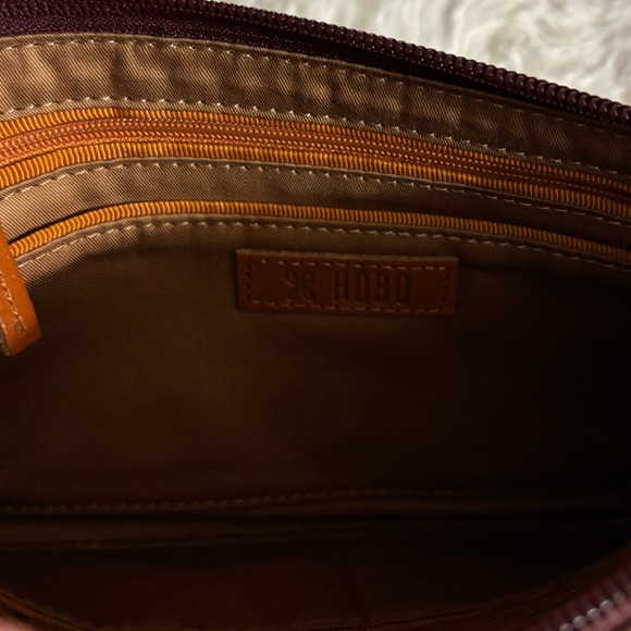 Hobo Burgundy Wine Vida Soft Leather Wristlet & Dust Bag - Picture 7 of 9